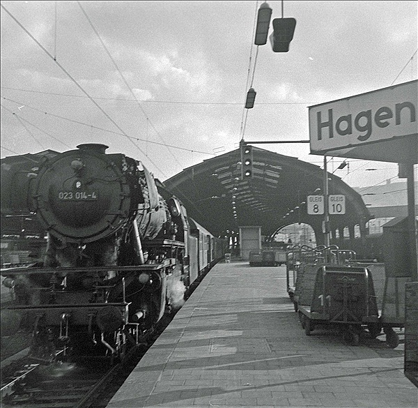 Foto:: DB 023 014-4 / Hagen / 1969 (Foto,Fotos,Bilder,Bild,)
