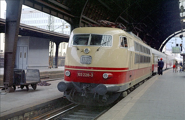 Foto:: DB 103 228-3 / Hagen / 19.09.1974 (Foto,Fotos,Bilder,Bild,)