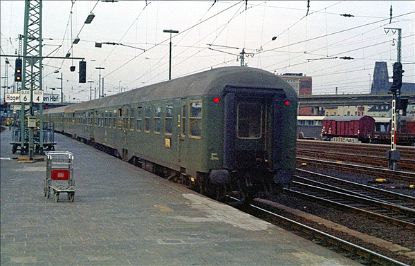 Foto:: ehemaliger DB Steuerwagen / Hagen / 19.09.1974 (Foto,Fotos,Bilder,Bild,)