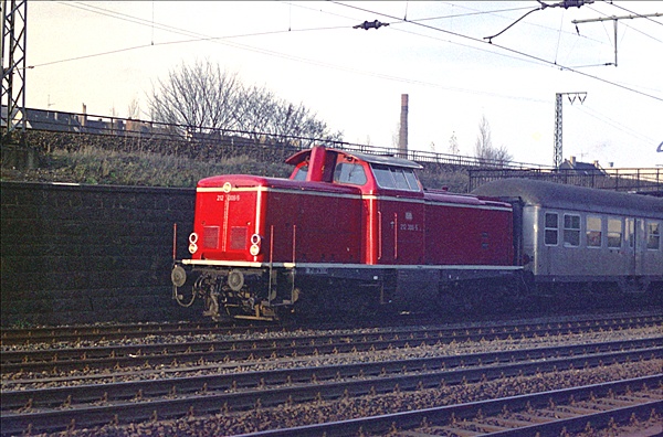 Foto:: DB 212 306-5 / Hagen / November 1975 (Foto,Fotos,Bilder,Bild,)