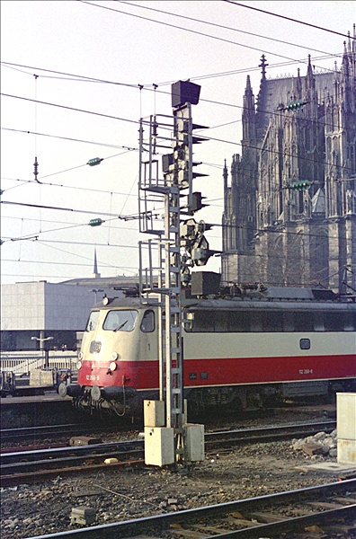 Foto:: DB 112 268-8 / Koeln / 20.11.1974 (Foto,Fotos,Bilder,Bild,)