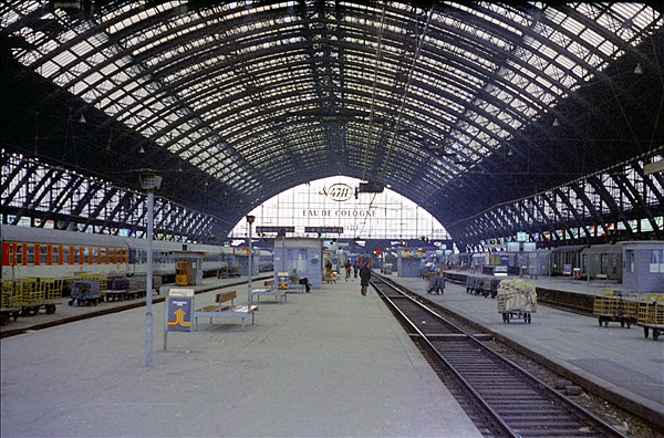 Foto:: Hauptbahnhof / Koeln / 20.11.1974 (Foto,Fotos,Bilder,Bild,)