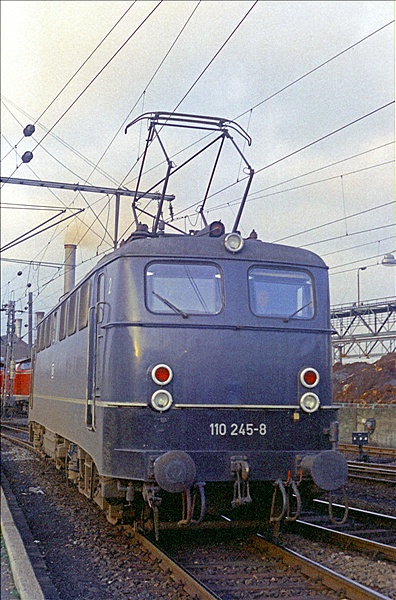 Foto:: DB 110 245-8 / Hagen / November 1974 (Foto,Fotos,Bilder,Bild,)