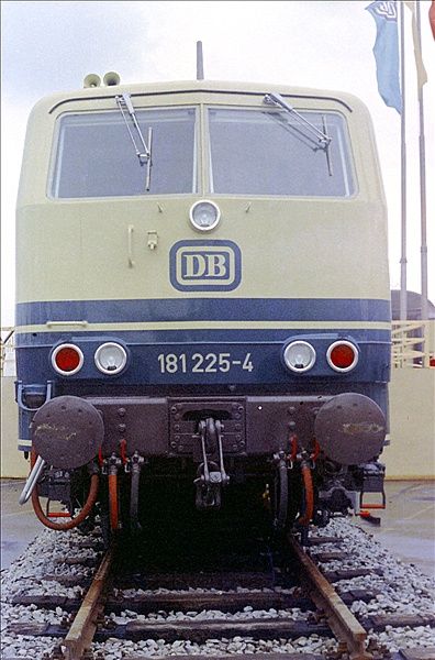 Foto:: DB 181 225-4 / Essen / 16.03.1975 (Foto,Fotos,Bilder,Bild,)