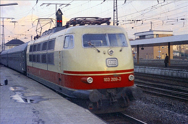 Foto:: DB 103 209-3 / Essen / 16.03.1975 (Foto,Fotos,Bilder,Bild,)