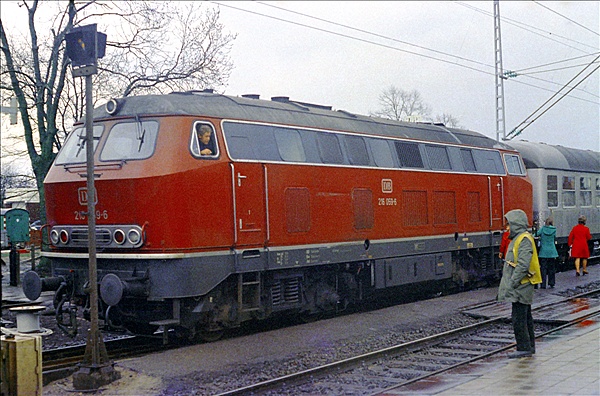 Foto:: DB 216 059-6 / Salzbergen / 08.04.1975 (Foto,Fotos,Bilder,Bild,)