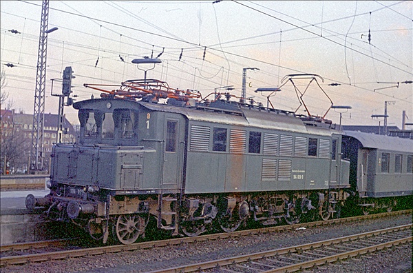 Foto:: DB 104 020-3 / Muenster / 08.04.1975 (Foto,Fotos,Bilder,Bild,)