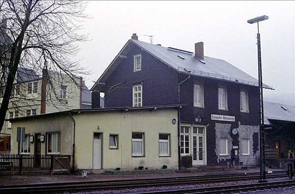 Foto:: Gebaeude / Bahnhof Ennepetal-Altenvoerde / April 1974 (Foto,Fotos,Bilder,Bild,)