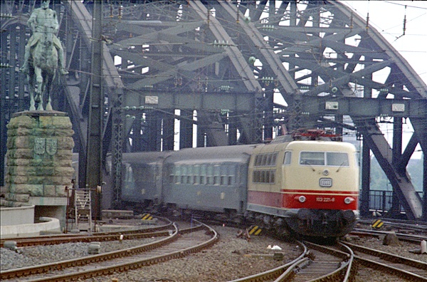 Foto:: DB 103 221-8 / Koeln / 25.05.1975 (Foto,Fotos,Bilder,Bild,)