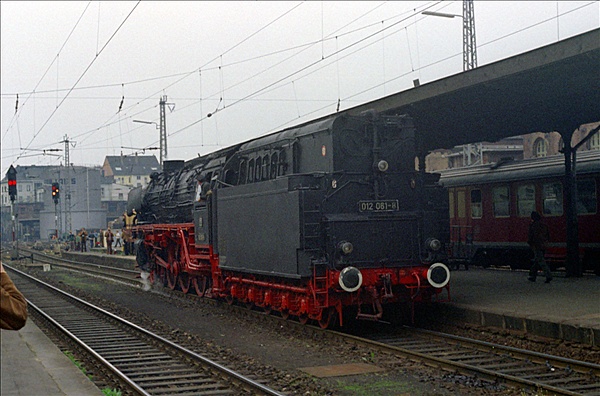 Foto:: DB 012 061-8 / Trier / 25.05.1975 (Foto,Fotos,Bilder,Bild,)