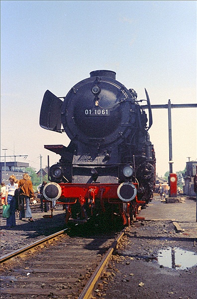 Foto:: DB 012 061-8 / Warburg / 08.06.1975 (Foto,Fotos,Bilder,Bild,)