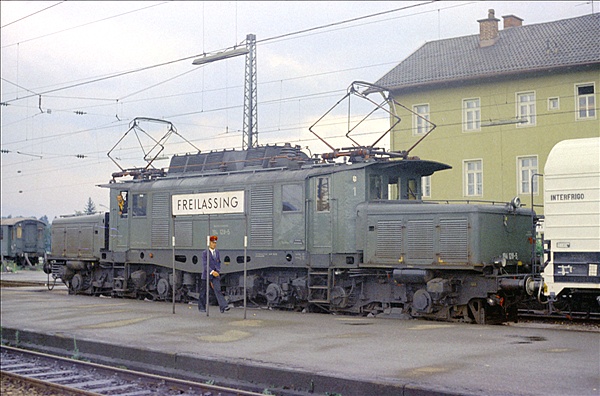 Foto:: DB 194 128-5 / Freilassing / 21.07.1975 (Foto,Fotos,Bilder,Bild,)