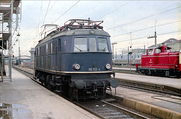 Foto:: DB 118 012-4 / Muenchen / 24.07.1975 (Foto,Fotos,Bilder,Bild,)