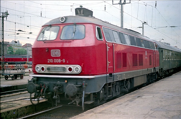 Foto:: DB 210 008-9 / Muenchen / 24.07.1975 (Foto,Fotos,Bilder,Bild,)