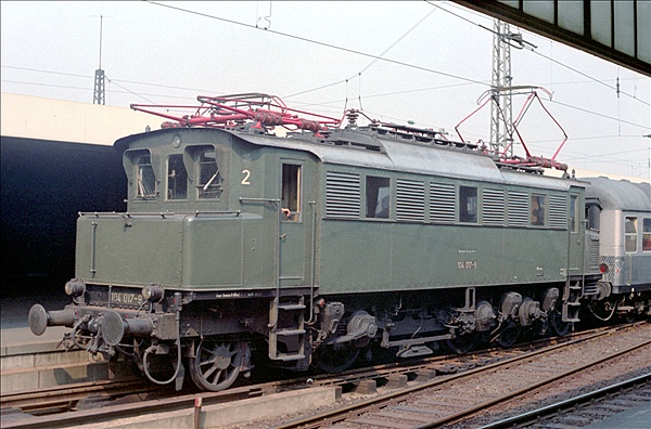 Foto:: DB 104 017-9 / Essen / 13.08.1975 (Foto,Fotos,Bilder,Bild,)