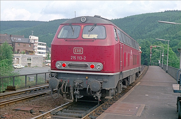 Foto:: DB 215 113-2 / Betzdorf / 20.08.1975 (Foto,Fotos,Bilder,Bild,)