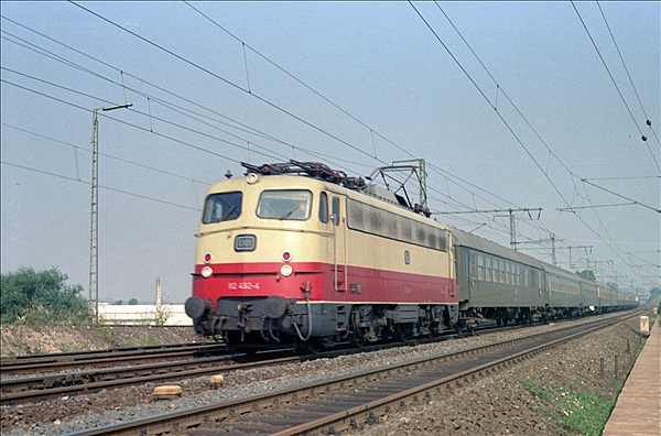 Foto:: DB 112 492-4 / Warburg / 26.08.1975 (Foto,Fotos,Bilder,Bild,)
