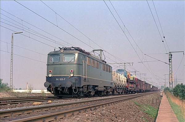Foto:: DB 140 525-7 / Warburg / 26.08.1975 (Foto,Fotos,Bilder,Bild,)