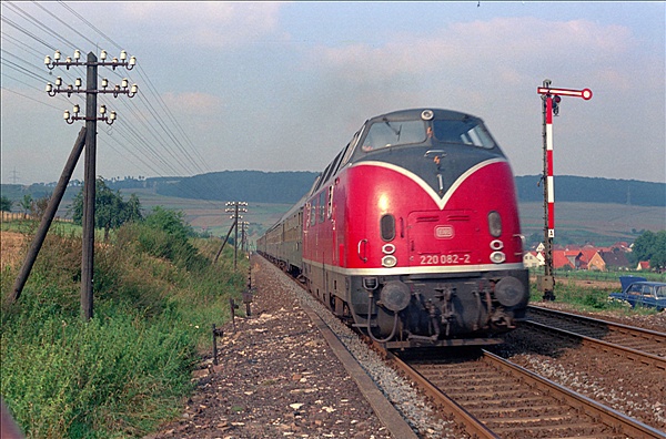 Foto:: DB 220 082-2 / Hembsen / 26.08.1975 (Foto,Fotos,Bilder,Bild,)