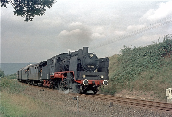 Foto:: EK 24 084 / Wehrden / 21.09.1975 (Foto,Fotos,Bilder,Bild,)