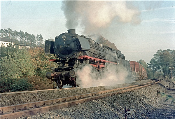 Foto:: DB 044 319-2 / Bad Driburg / 25.10.1975 (Foto,Fotos,Bilder,Bild,)