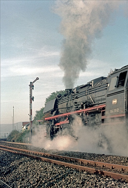 Foto:: DB 044 319-2 / Bad Driburg / 25.10.1975 (Foto,Fotos,Bilder,Bild,)