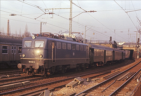 Foto:: DB 110 122-9 / Hagen / Februar 1976 (Foto,Fotos,Bilder,Bild,)