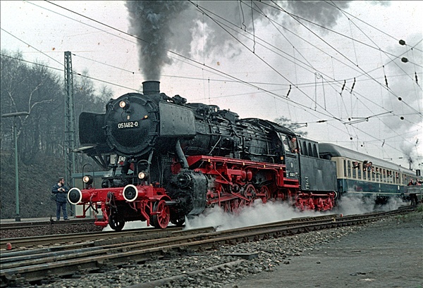 Foto:: DB 051 462-0 Dampflokabschied / Stolberg / 04.04.1976 (Foto,Fotos,Bilder,Bild,)