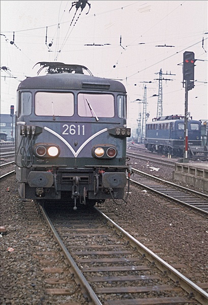 Foto:: SNCB 2611 + DB 110 / Aachen 04.04.1976 (Foto,Fotos,Bilder,Bild,)