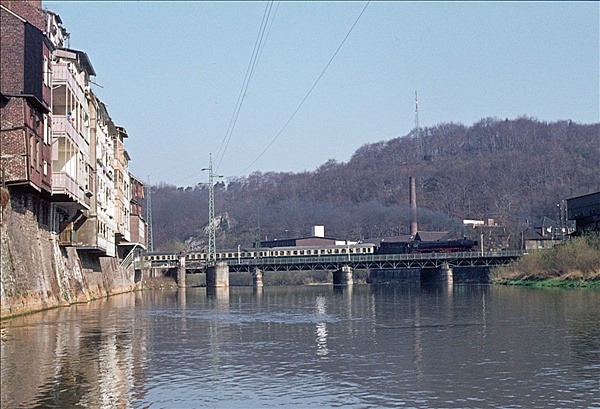 Foto:: DB 042 308-7 / Hohenlimburg / 11.04.1976 (Foto,Fotos,Bilder,Bild,)