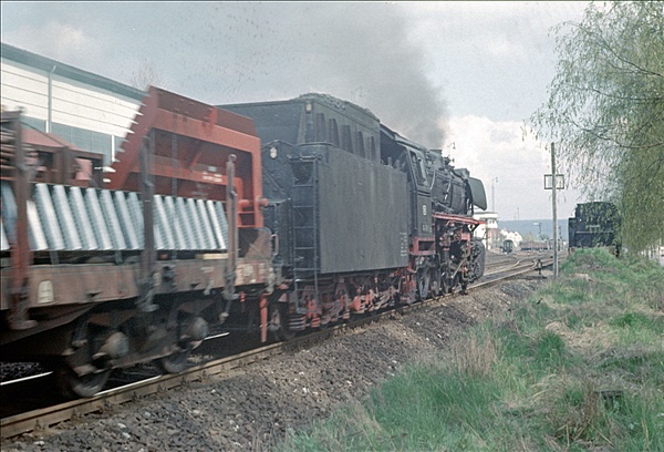 Foto:: DB 044 319-2 / Ottbergen / 23.04.1976 (Foto,Fotos,Bilder,Bild,)