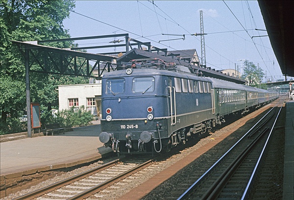 Foto:: DB 110 245-8 / Wuppertal / 23.05.1976 (Foto,Fotos,Bilder,Bild,)