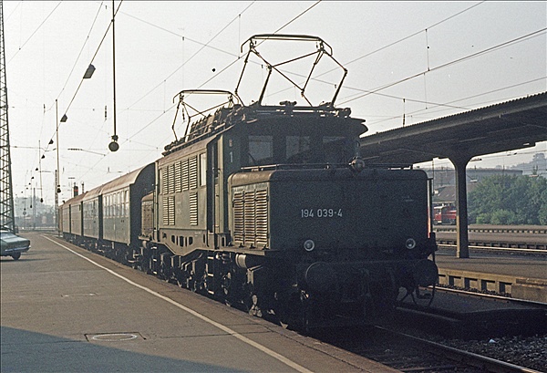 Foto:: DB 194 039-4 / Goeppingen / 07.08.1976 (Foto,Fotos,Bilder,Bild,)