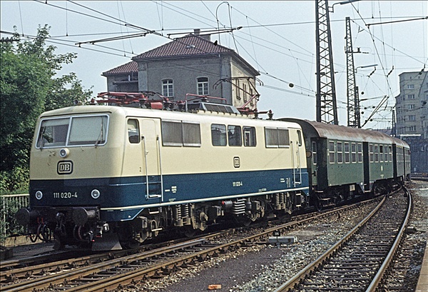 Foto:: DB 111 020-4 / Ulm / 07.08.1976 (Foto,Fotos,Bilder,Bild,)