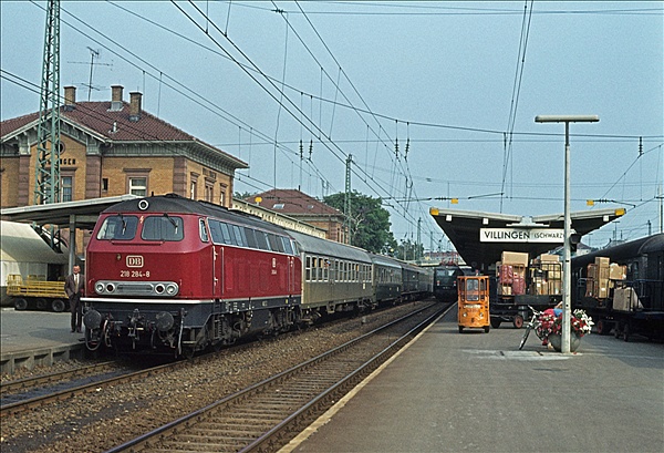 Foto:: DB 218 284-8 / Villingen / 10.08.1976 (Foto,Fotos,Bilder,Bild,)