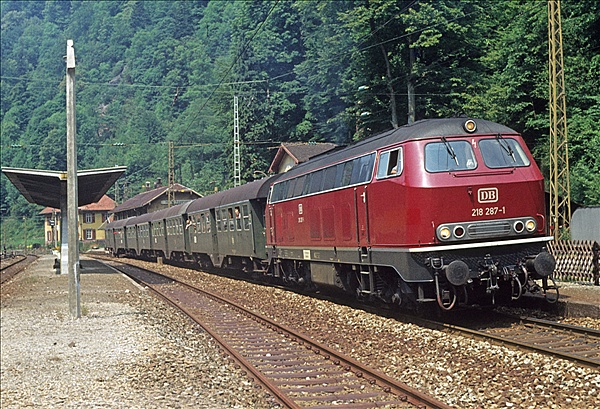 Foto:: DB 218 287-1 / Hirschsprung / 11.08.1976 (Foto,Fotos,Bilder,Bild,)