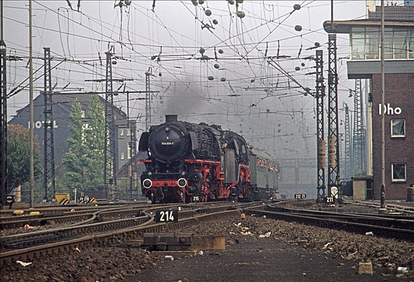 Foto:: DB 044 404-2 + DB 044 508-0 / Dortmund / 09.10.1976 (Foto,Fotos,Bilder,Bild,)