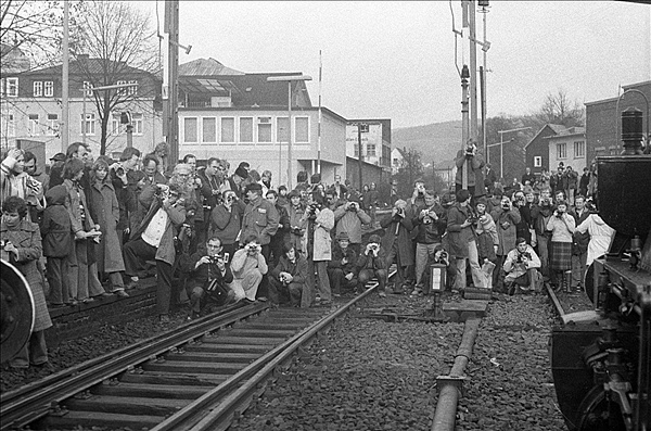Foto:: 89 7159 + DB 042 024-0 / Hilchenbach / 05.02.1977 (Foto,Fotos,Bilder,Bild,)