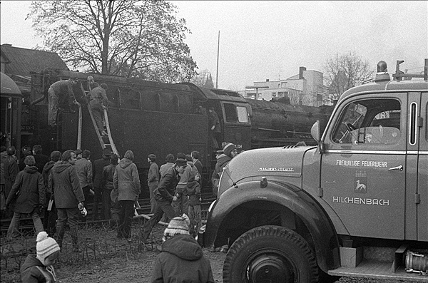 Foto:: DB 042 024-0 / Hilchenbach / 05.02.1977 (Foto,Fotos,Bilder,Bild,)