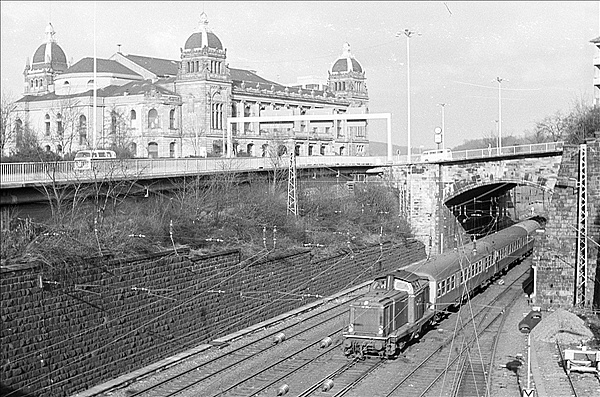 Foto:: DB 212 / Wuppertal / 05.03.1977 (Foto,Fotos,Bilder,Bild,)