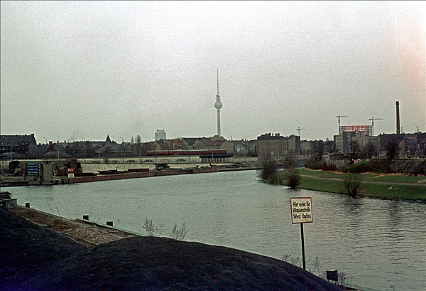 Foto:: Humboldthafen / Berlin / 10.04.1977 (Foto,Fotos,Bilder,Bild,)