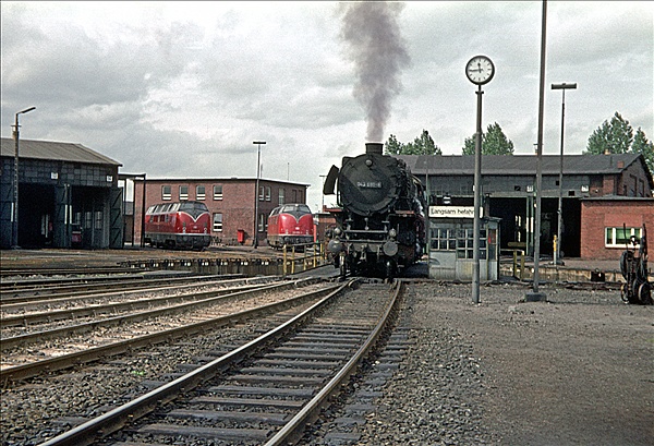 Foto:: DB 043 681-6 / Emden / 30.04.1977 (Foto,Fotos,Bilder,Bild,)