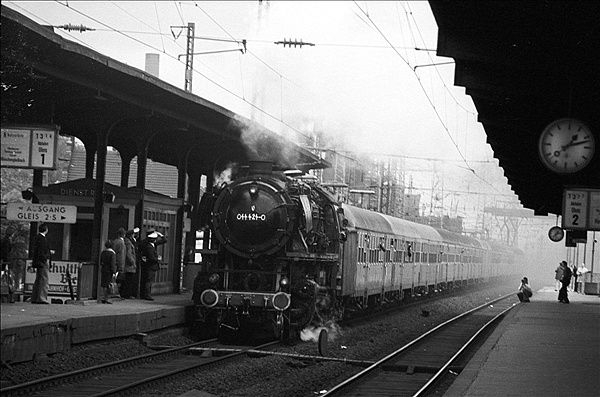 Foto:: DB 044 424-0 / Gelsenkirchen / 14.05.1977 (Foto,Fotos,Bilder,Bild,)