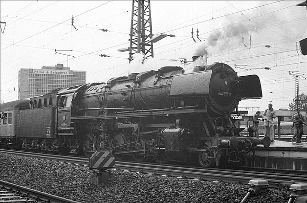 Foto:: DB 044 556-9 / Essen / 14.05.1977 (Foto,Fotos,Bilder,Bild,)