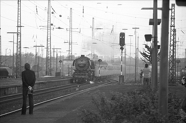 Foto:: DB 044 556-9 / Bochum / 14.05.1977 (Foto,Fotos,Bilder,Bild,)