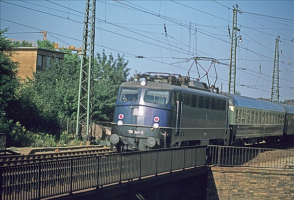 Foto:: DB 110 341-5 / Bochum / 03.07.1977 (Foto,Fotos,Bilder,Bild,)