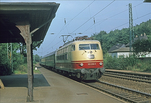 Foto:: DB 103 208-5 / Gevelsberg / September 1977 (Foto,Fotos,Bilder,Bild,)