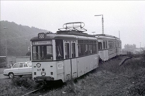 Foto:: HST 327 + HST 82 / Hagen / Oktober 1977 (Foto,Fotos,Bilder,Bild,)