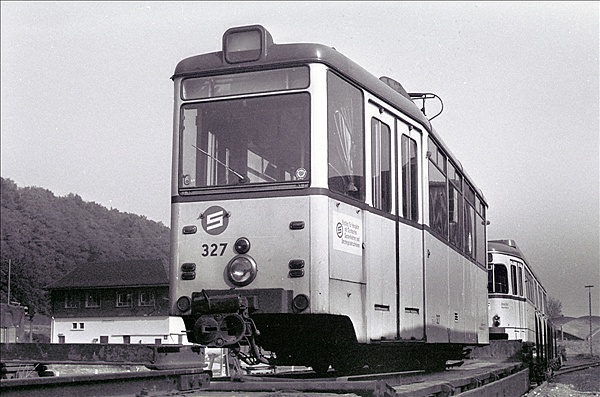 Foto:: HST 327 + HST 85 / Hagen / Oktober 1977 (Foto,Fotos,Bilder,Bild,)