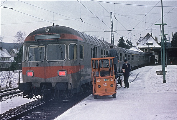 Foto:: Steuerwagen / Titisee / 30.12.1977 (Foto,Fotos,Bilder,Bild,)